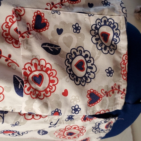 Woman red, white and blue v neck srub nursing top - Picture 2 of 5